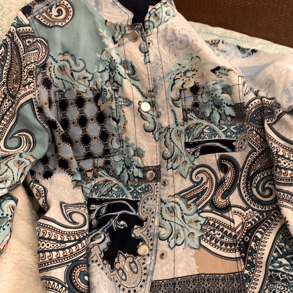 Chico reversible Jacket. - Picture 4 of 6